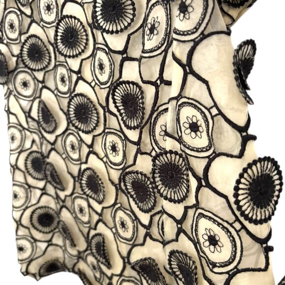 JILL STUART COLLECTION Silk Blouse Sheer Unusual 3D Floral Appliques Black Cream - Picture 3 of 8